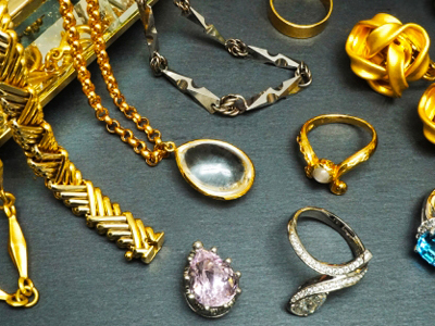 金、プラチナ、ダイヤなどの貴金属